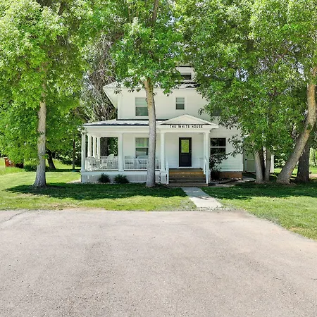 Home Near Downtown & Spearfish Canyon!-2