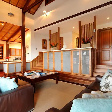 Villa Empat Puluh Dua-3