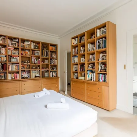 Veeve - Charming Townhouse Near Parc Montsouris-3