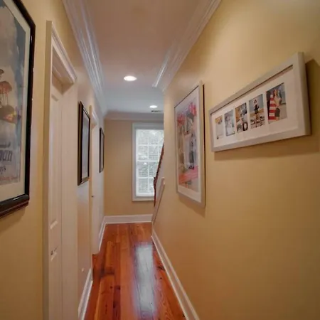 Beautiful 3Bed Townhome In Historic Downtown Savannah-3