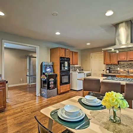 Urban Oasis With Game Room, 6 Miles To Downtown Atl-2
