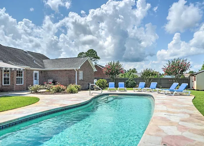Modern Corporate Retreat By Downtown And Beach!