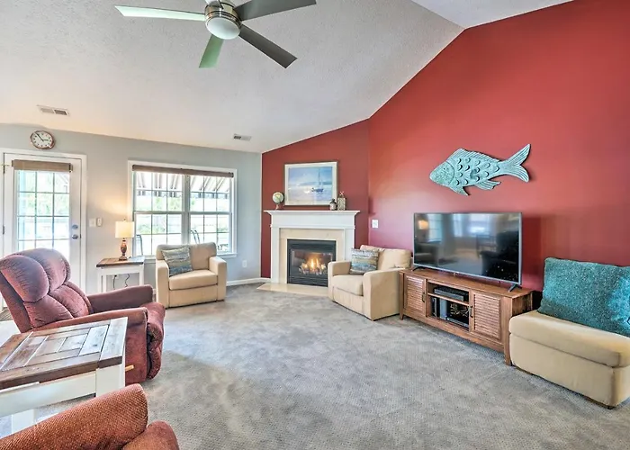 Modern Corporate Retreat By Downtown And Beach!