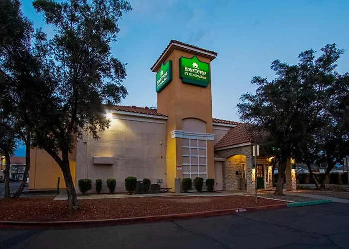 Hotel near College: Hometowne Studios By Red Roof Phoenix - Dunlap Ave