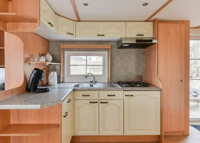 Chalet For 2 At The Beach