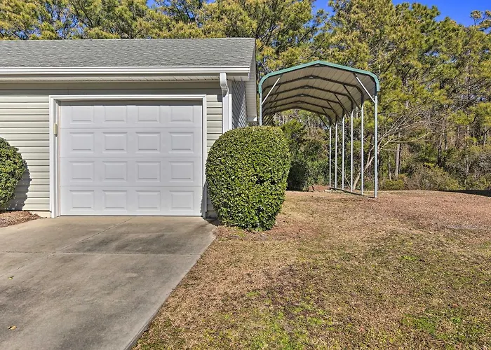 Beaufort Pad With Patio 3 Blocks To Waterfront!