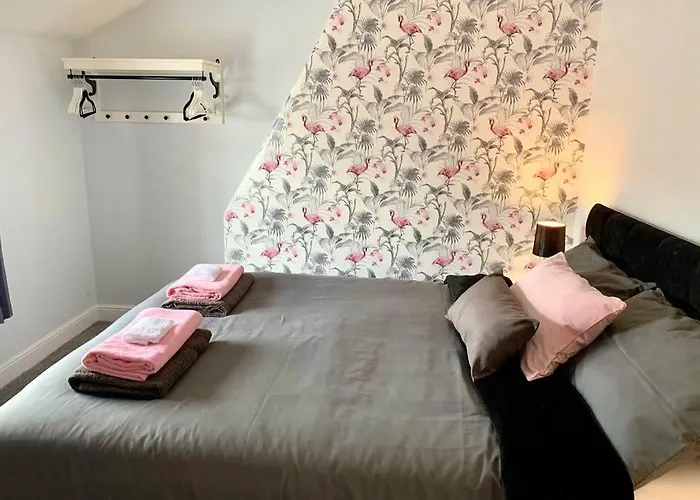 Durham House - Fantastic Location And Great Price In Scarborough