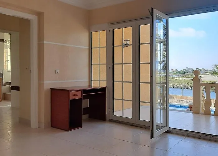 Villa En Veneziola Con Atracadero Privado