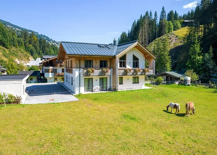Chalet In Saalbach Near Ski Slopes