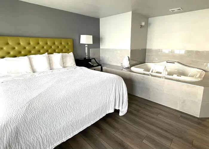 Tides Inn & Suites