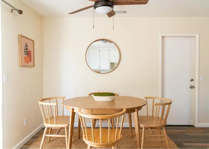 Red Rock - Desert Feel - Game Room