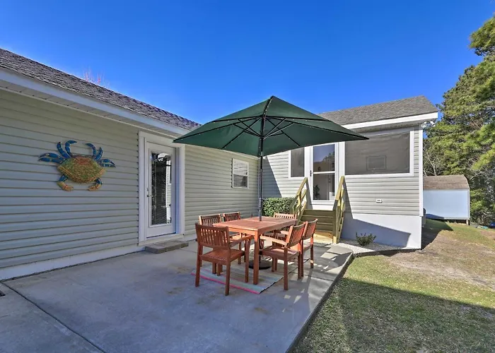 Beaufort Pad With Patio 3 Blocks To Waterfront!