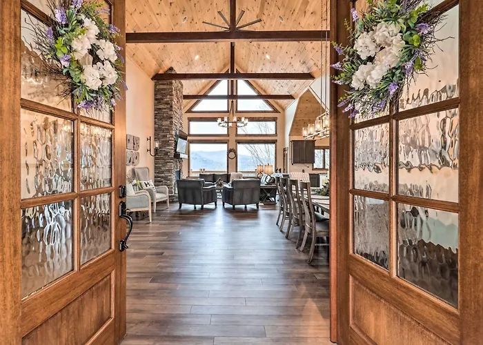 Mountainside Family Retreat W/ Deck In Banner Elk!