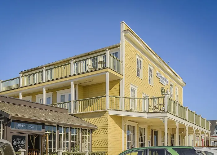 Pets Allowed Hotel Mendocino & Garden