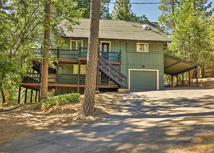 Near Trails: Cabin W/ 2-Level Deck In Twain Harte