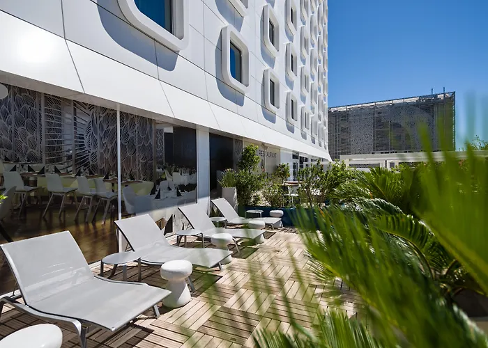 Golden Tulip Euromed