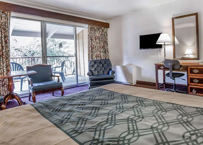 Bungalow rentals Econo Near Reno-Sparks Convention Center