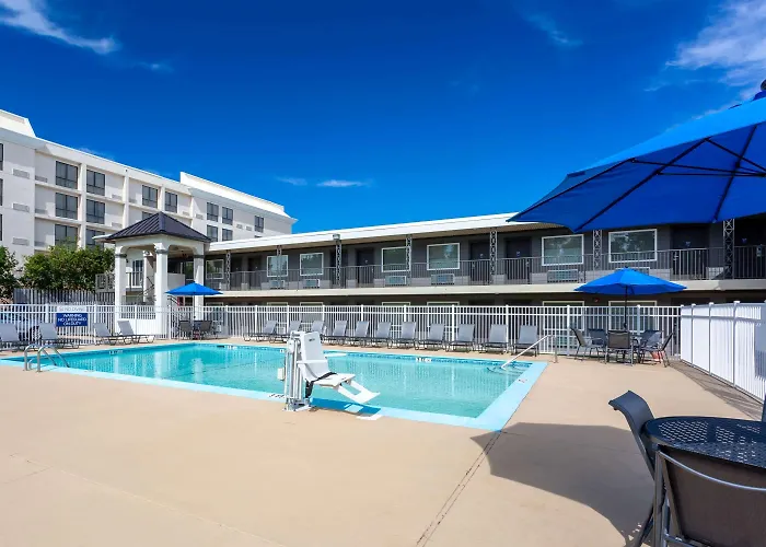 Days Inn By Wyndham / University