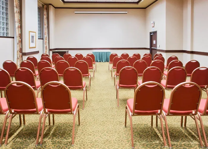 Holiday Inn Express & Suites -Northwest Downtown By Ihg