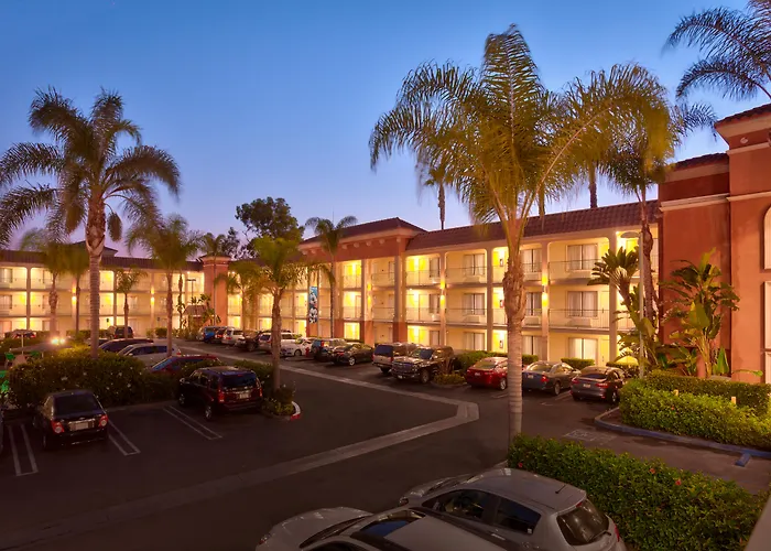 In Luxury hotels Cortona Inn And Suites Anaheim Resort