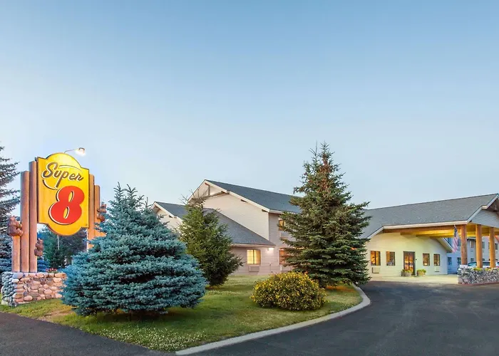 Motel: Super 8 By Wyndham Mccall