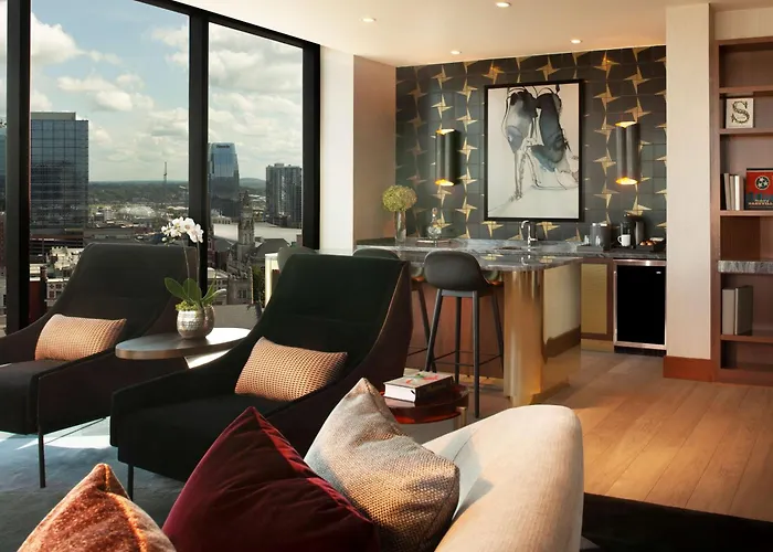 5 star hotel: Grand Hyatt Nashville