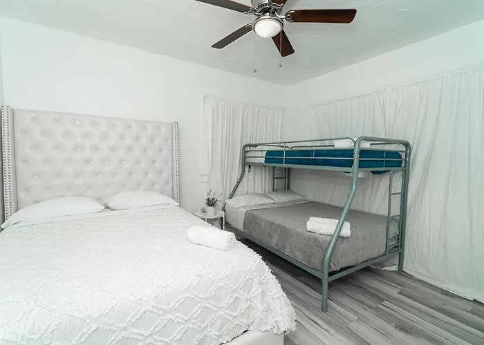 Bike To Beach-Spacious With Patio Bbq & Game Room