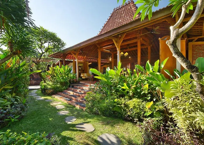 Mahe Garden Kuta Villas