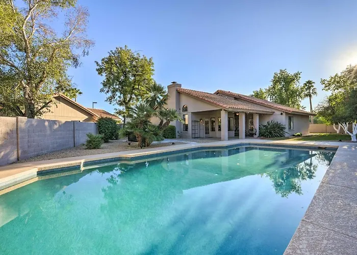 Upscale Scottsdale Oasis With Patio And Hot Tub!