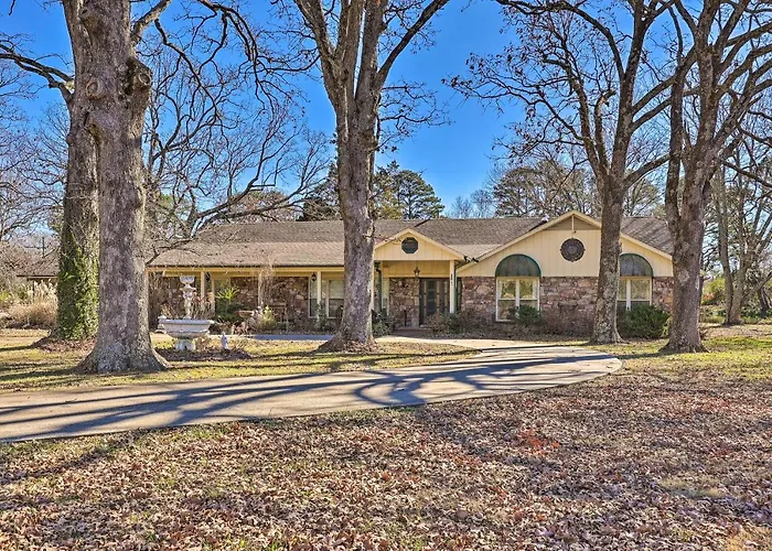 Private Pond + Patio: Expansive Escape In Rogers