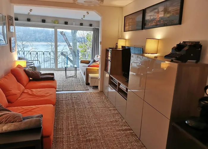 Haus Am Rhein Koeln