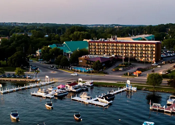 Harbor Shores On Lake Geneva