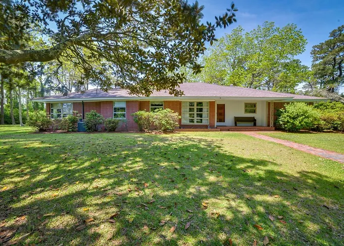 Fifties Beaufort Home With Patio, On Newport River!