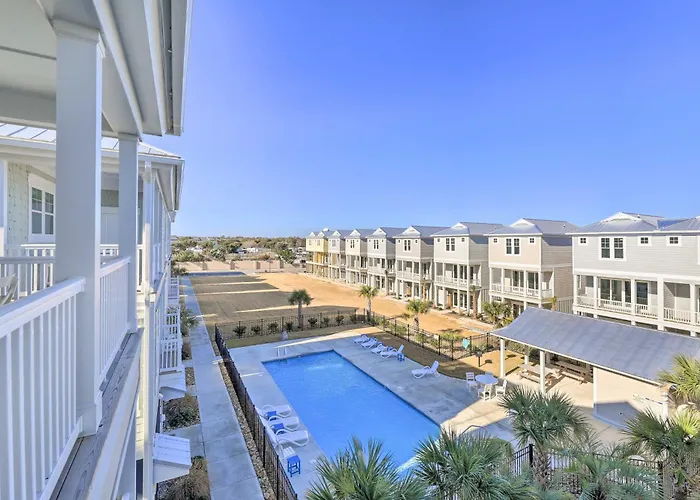 Gorgeous Emerald Isle Getaway: Walk To Beach!