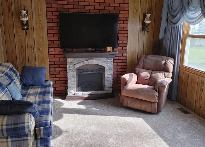 Downtown Canandaigua Getaway: 4-Bedroom Home Near Attractions