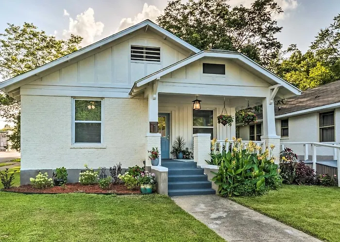 Remodeled Dtwn Hot Springs Home With Porch!