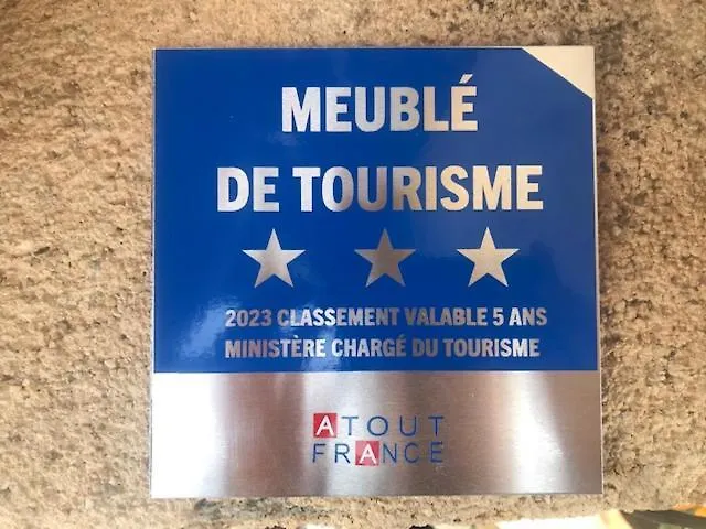 LA BRINDILLE Petit mas provencal meublé de tourisme 3 étoiles 2-3 personnes 1 piece 30 m2 tout confort lisière foret jardin Jacuzzi Piscine