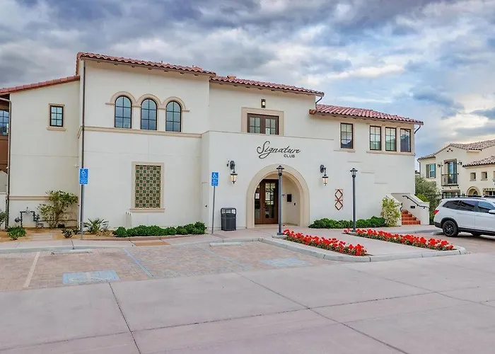 Near Coachella And Stagecoach Palm Springs , Pga Resort Villa ,Golf, Community Pool, Gym
