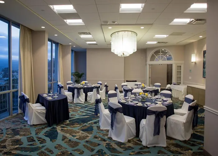 Crowne Plaza Ventura Beach By Ihg