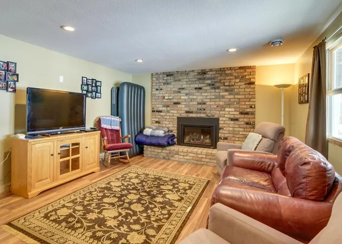 Breezy Point House W/ Dock On Pelican Lake!