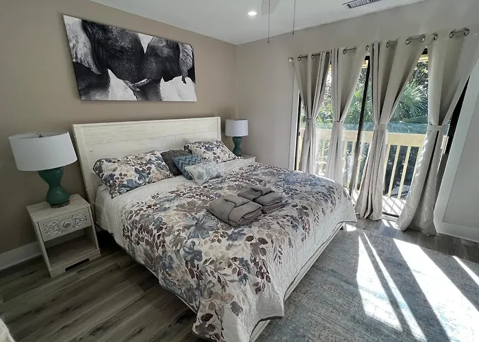 Spacious, Cozy Villa W/Parking In Coligny Villas