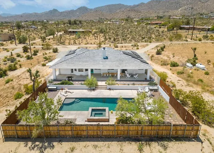 Tranquil Family Friendly Pool Sanctuary Near Jtnp