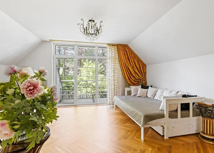 Villa Muusa with a cozy sauna, swimming pool&large beautiful garden