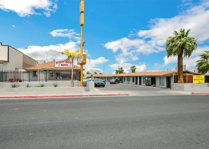 Hotel: Desert Moon Motel
