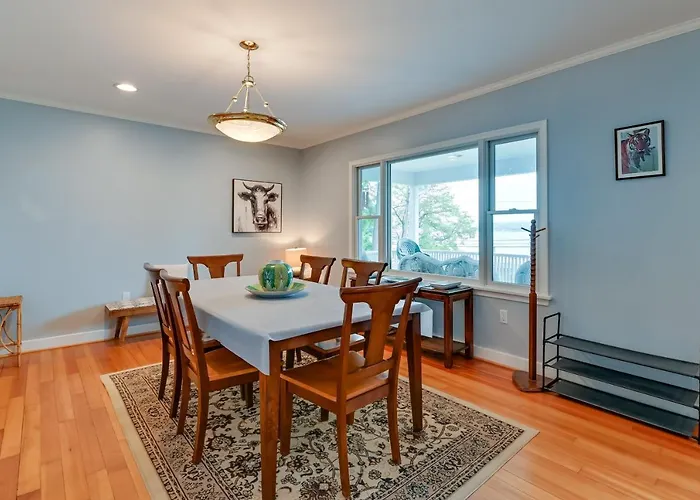 Lakefront Canandaigua Home W/ Dock & Kayak!