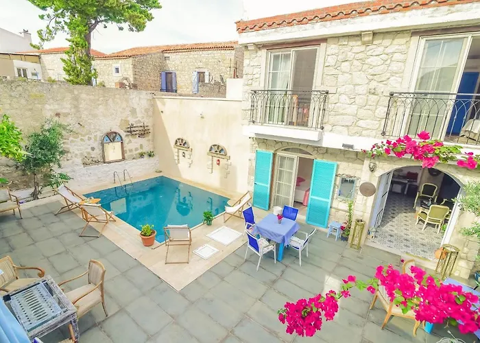 Alacati Asmali Konak Hotel