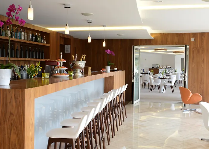 Family Hotel: Hotel Restaurant La Vague De Saint Paul