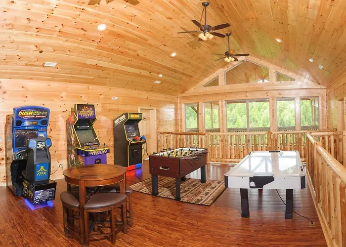 Breathtaking 14Br Cabin: Elevator Views Games Hot Tubs Galore