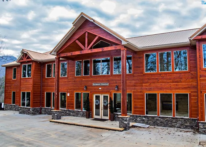 Breathtaking 14Br Cabin: Elevator Views Games Hot Tubs Galore