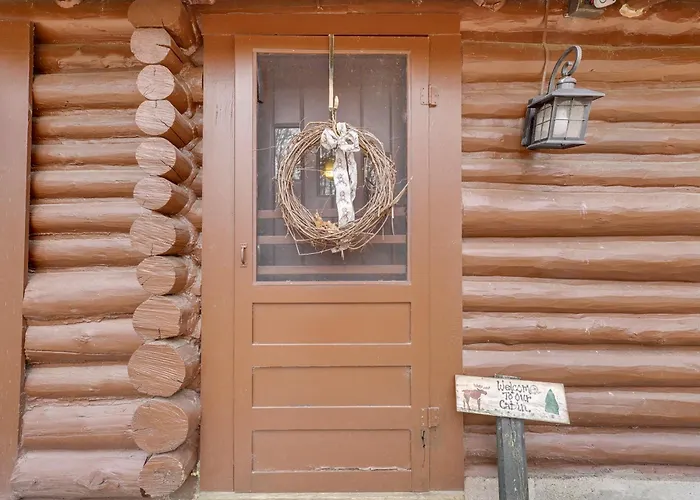 Michigan Log Cabin W/ Pere Marquette River Views